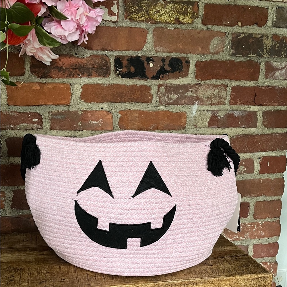 Pink Smiling Pumpkin Basket spooky seasons
